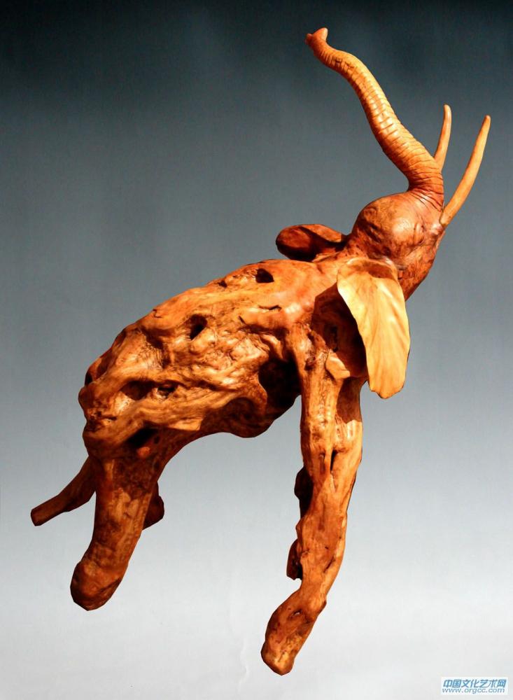 孔祥山根雕作品完成品《大象》